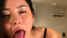 Petite Asian chick toys her ass on webcam